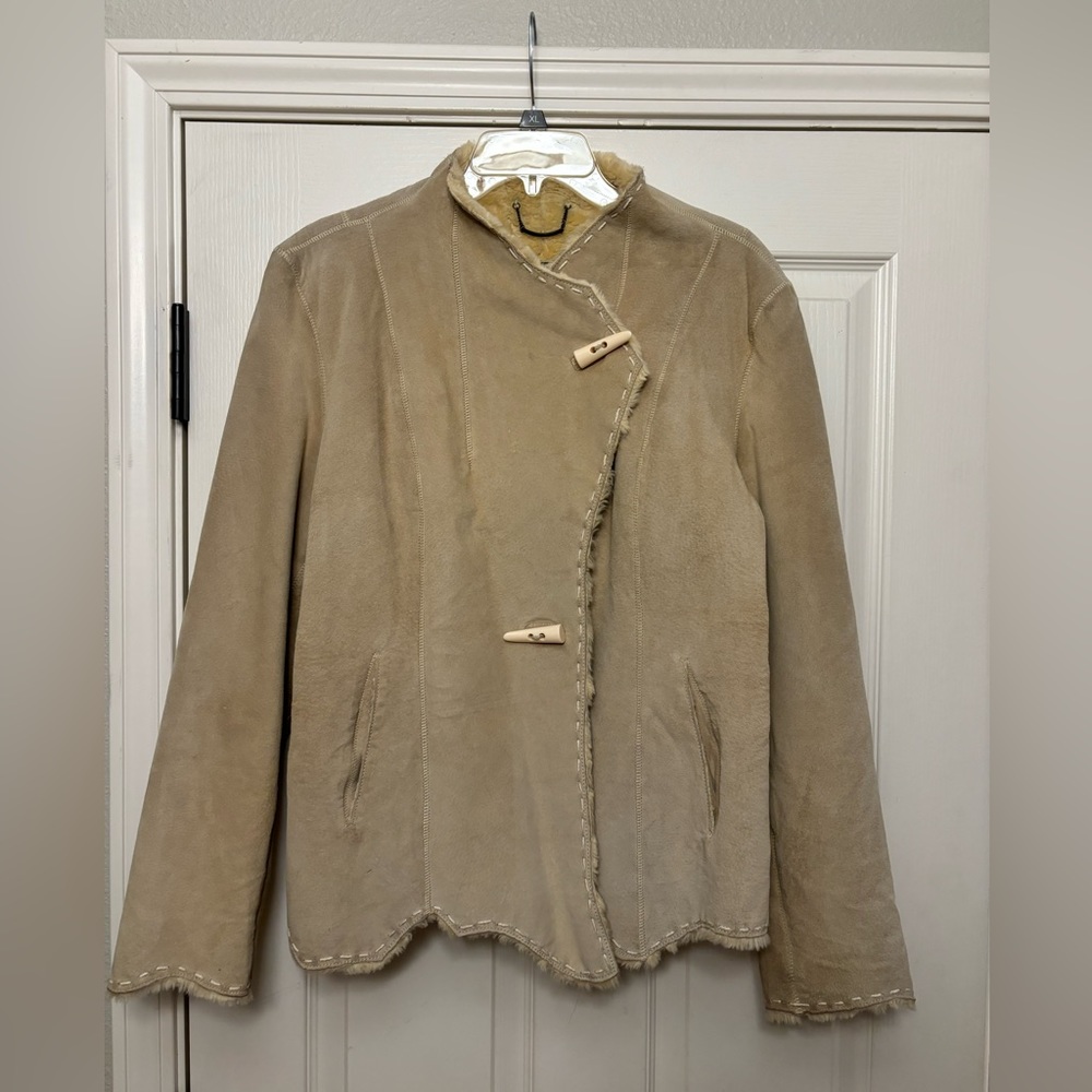 Guess leather jacket with soft acrylic lining
